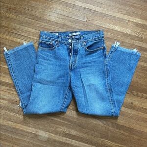 Levi's Wedgie Straight Raw Hem size 26
